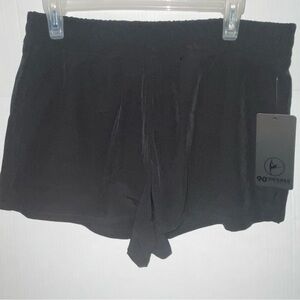 90 degrees black shorts with pockets & liner